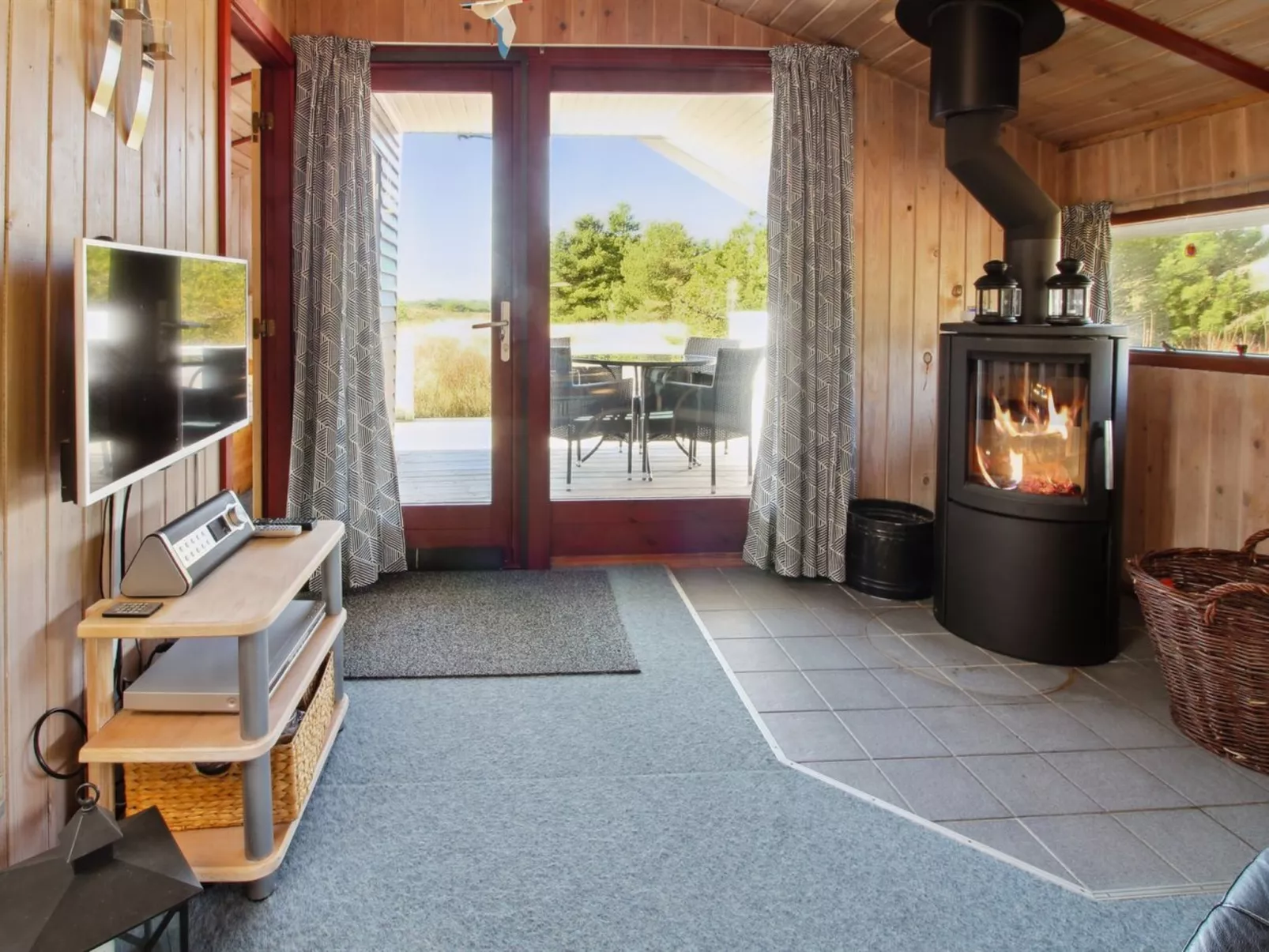 "Elpida" - 2km from the sea-Binnen