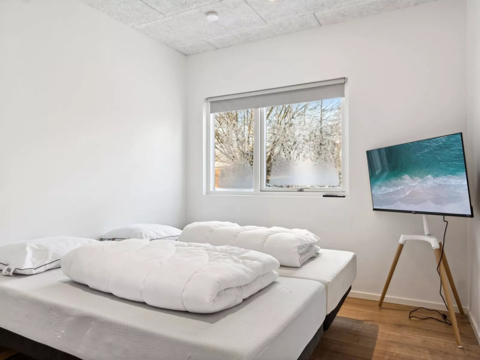 "Scalli" - 1.5km to the fjord-Binnen