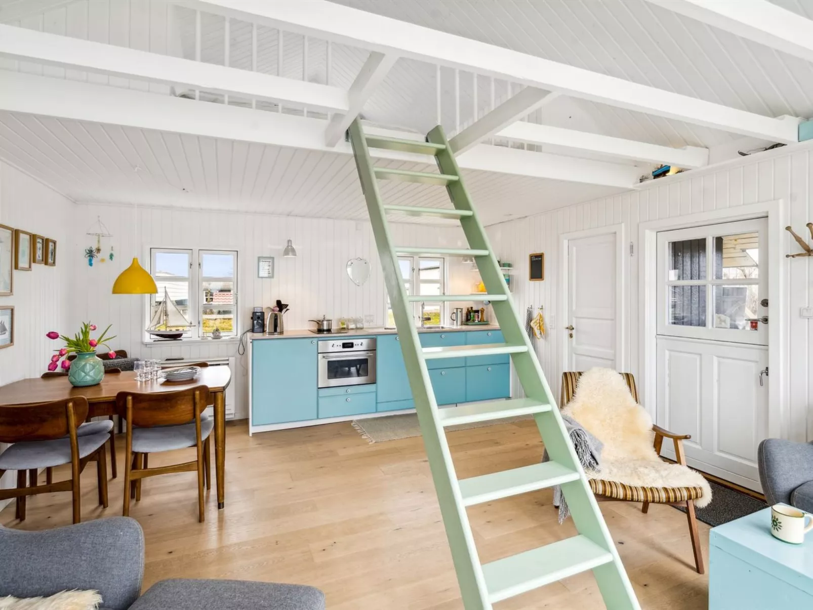 "Ofrath" - 5m from the sea-Binnen