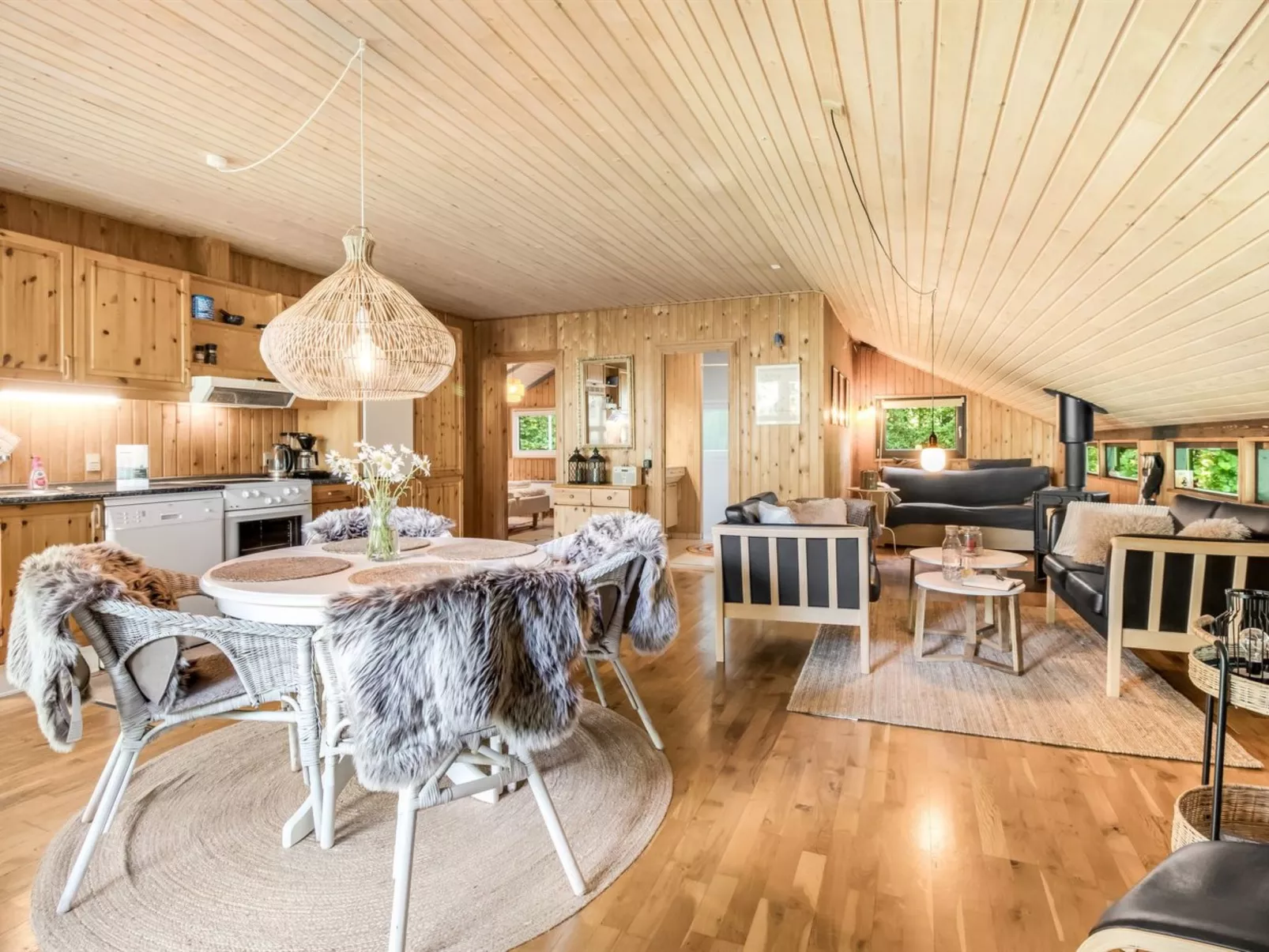 "Amela" - 30km from the sea-Binnen