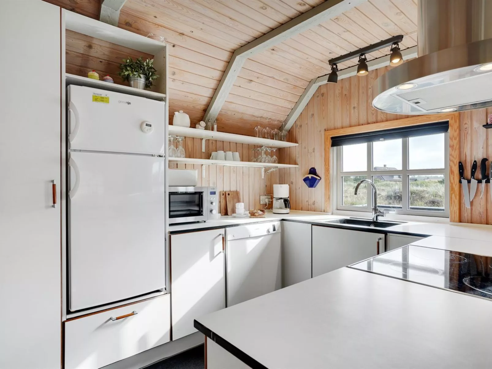 "Kajin" - 200m from the sea-Binnen