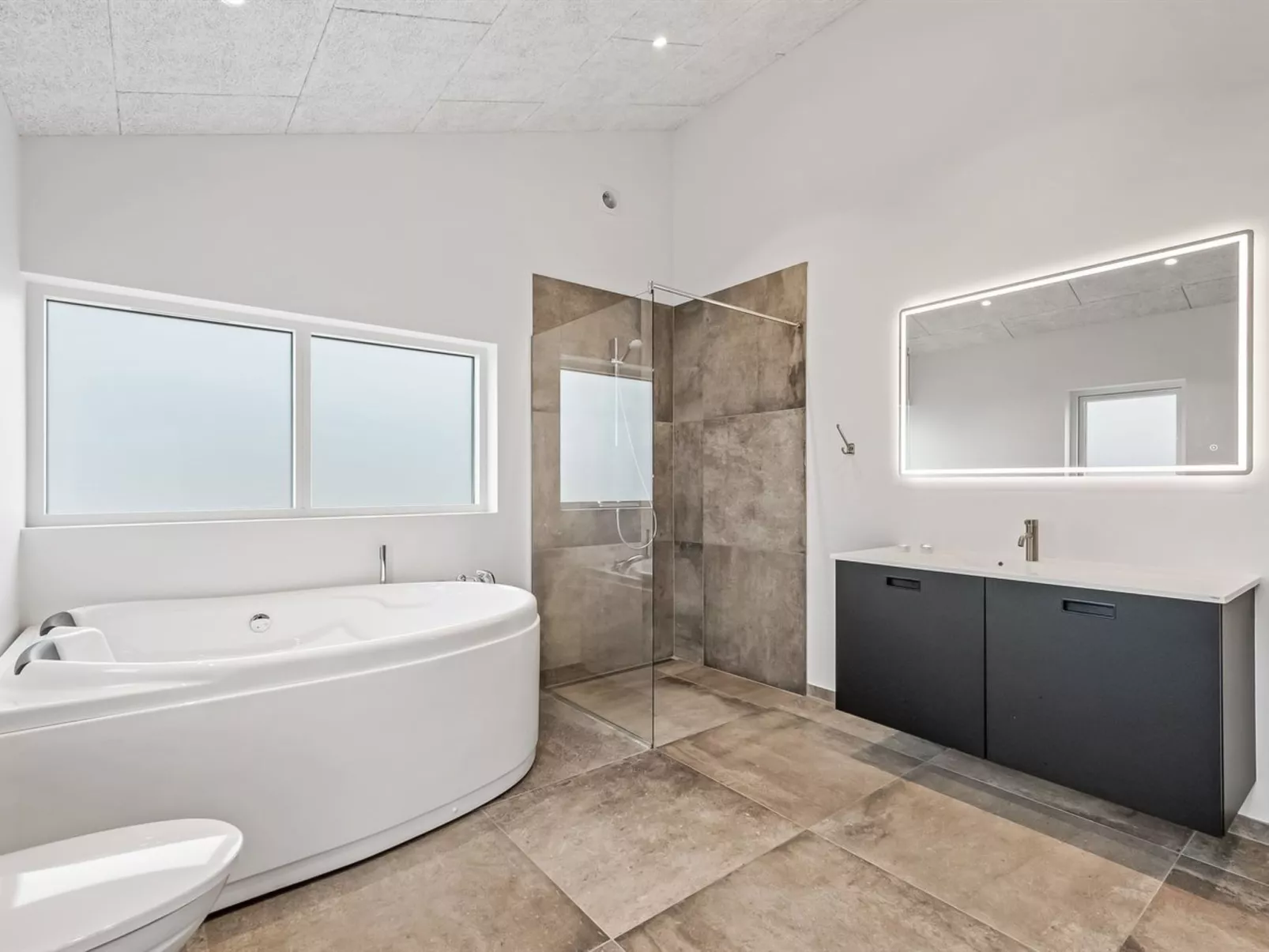 "Chenoa" - 350m from the sea-Binnen