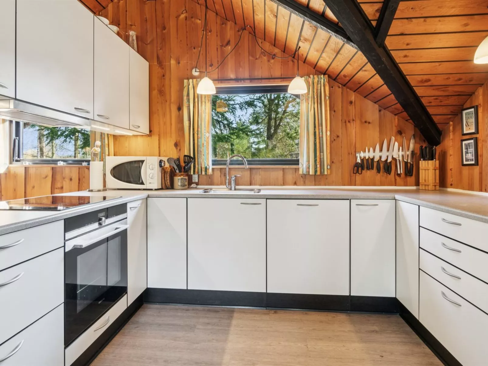 "Ajla" - 500m from the sea-Binnen