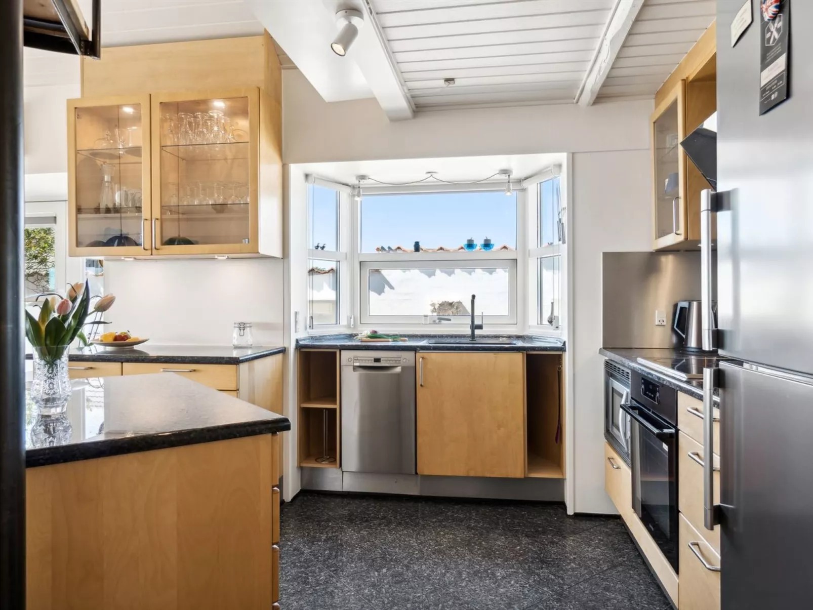 "Michel" - 25m from the sea-Binnen