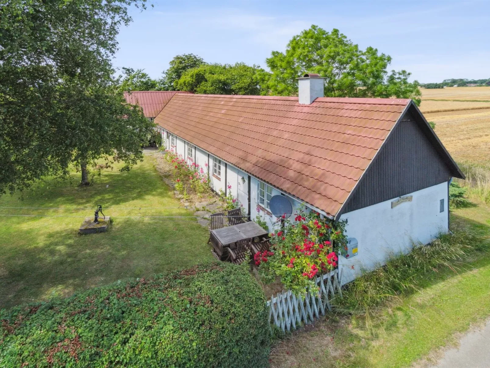 "Héléne" - 2.4km from the sea-Buiten