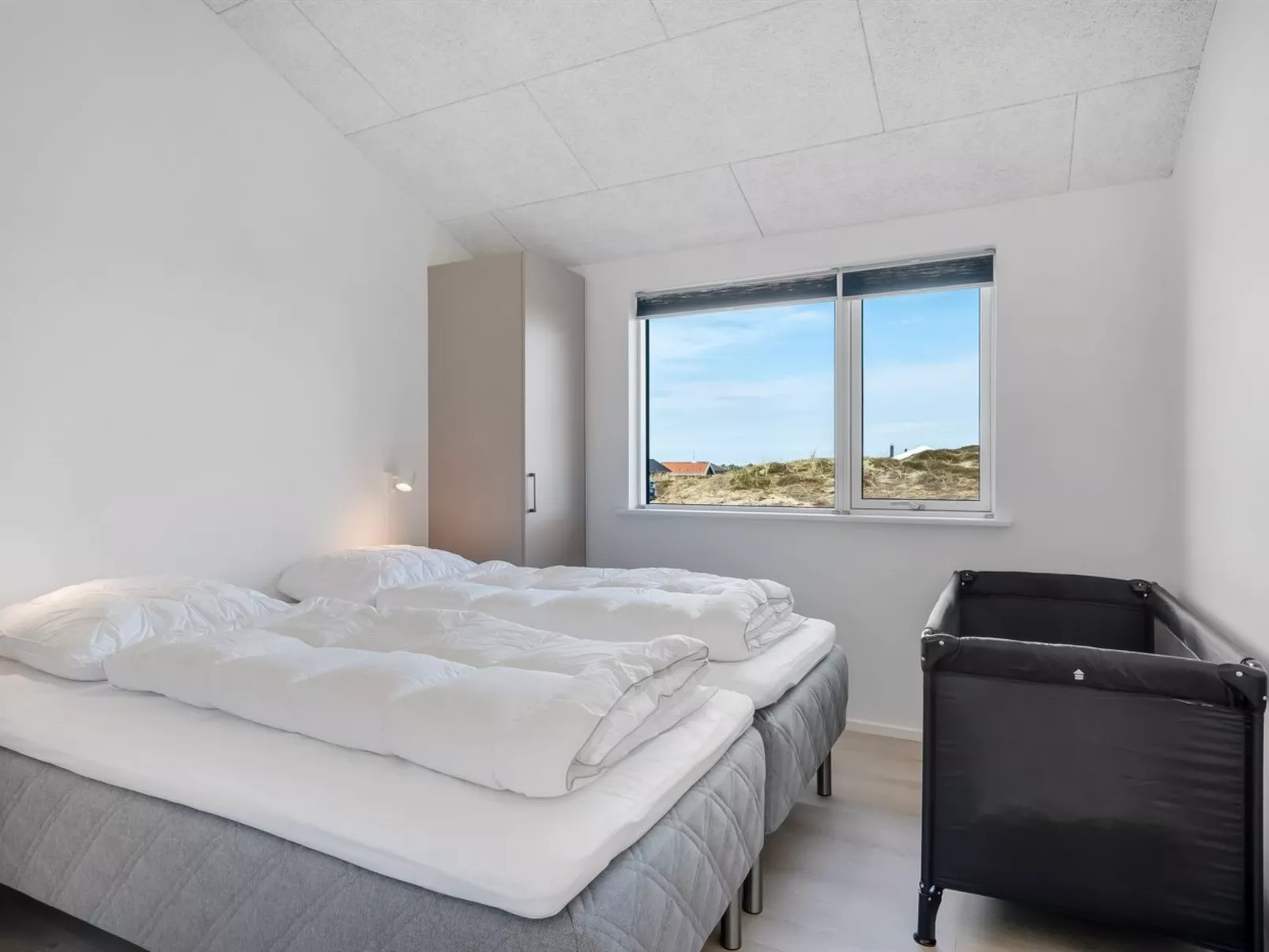 "Helga" - 650m from the sea-Binnen