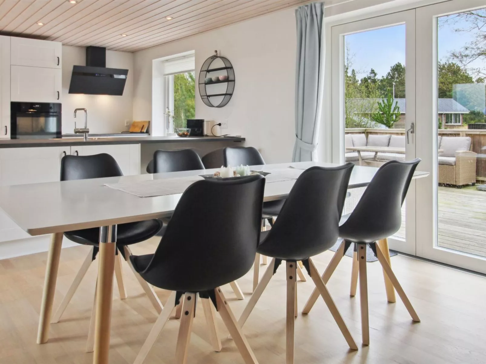 "Golubinka" - 2.5km from the sea-Binnen