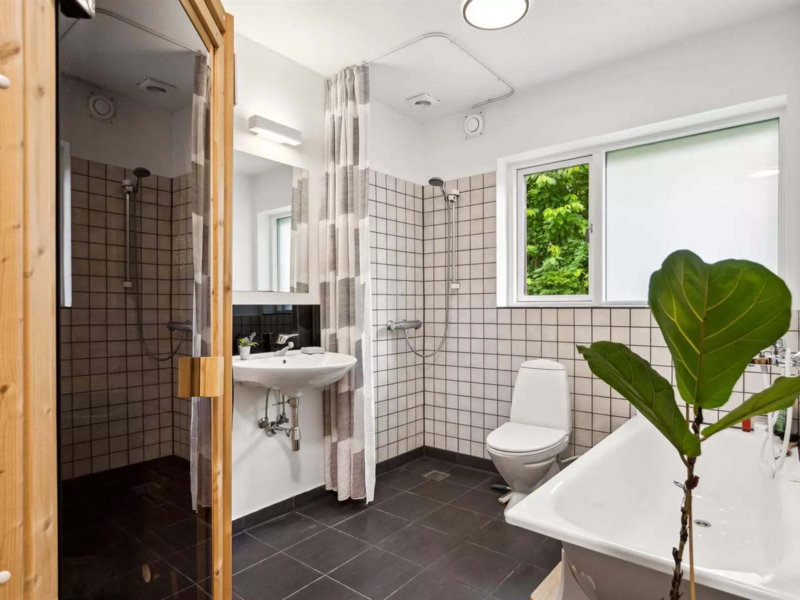 "Biergh" - 250m from the sea-Binnen