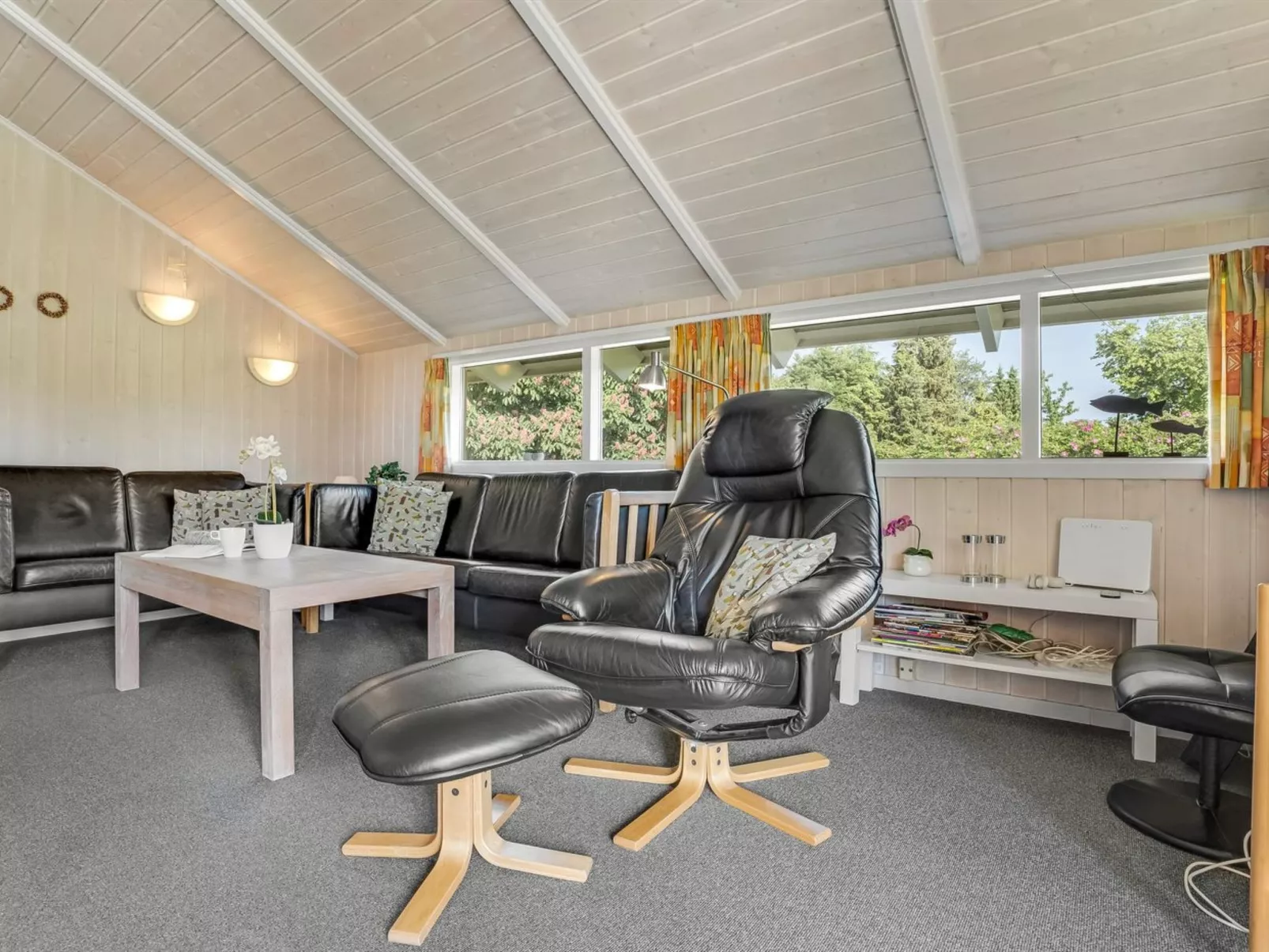 "Guja" - 250m from the sea-Binnen