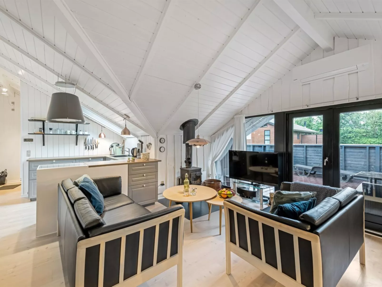 "Giselle" - 10km from the sea-Binnen