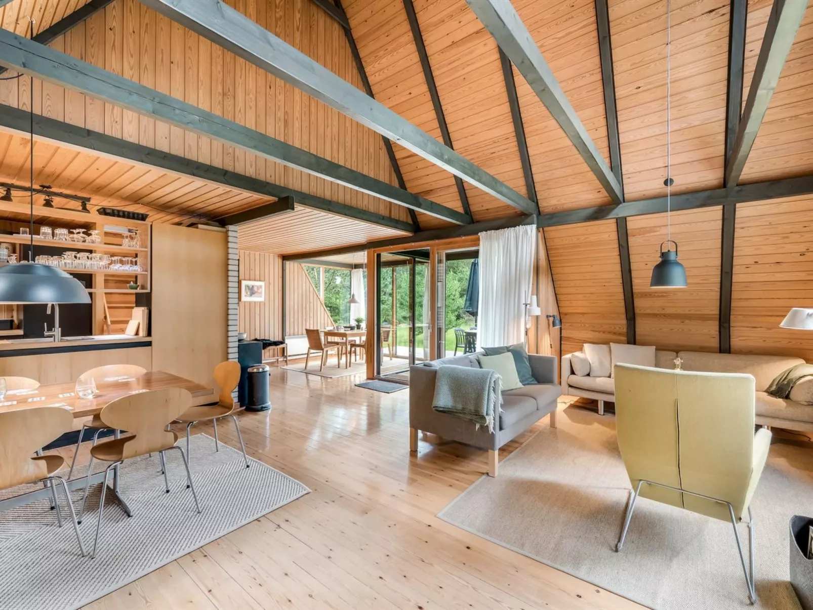 "Peta" - 1.6km from the sea-Binnen