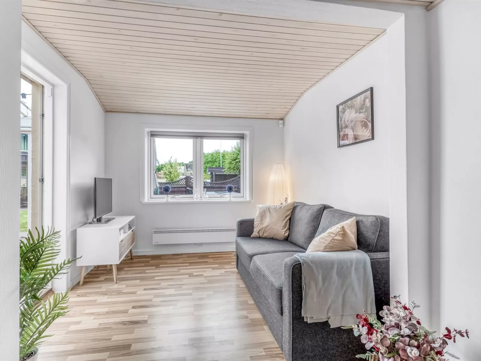 "Anneke" - 1.3km from the sea-Binnen