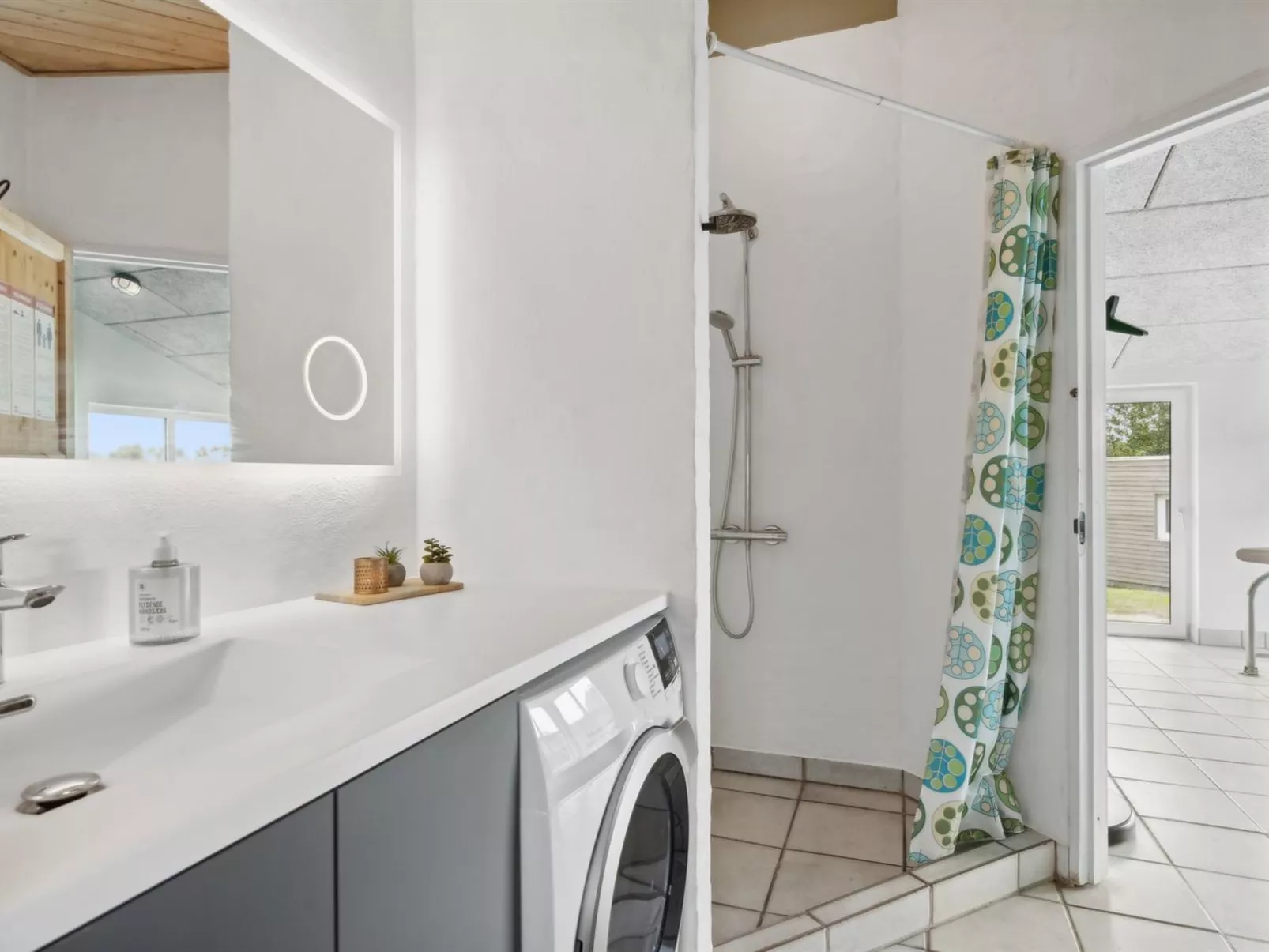 "Svenn" - 300m from the sea-Binnen