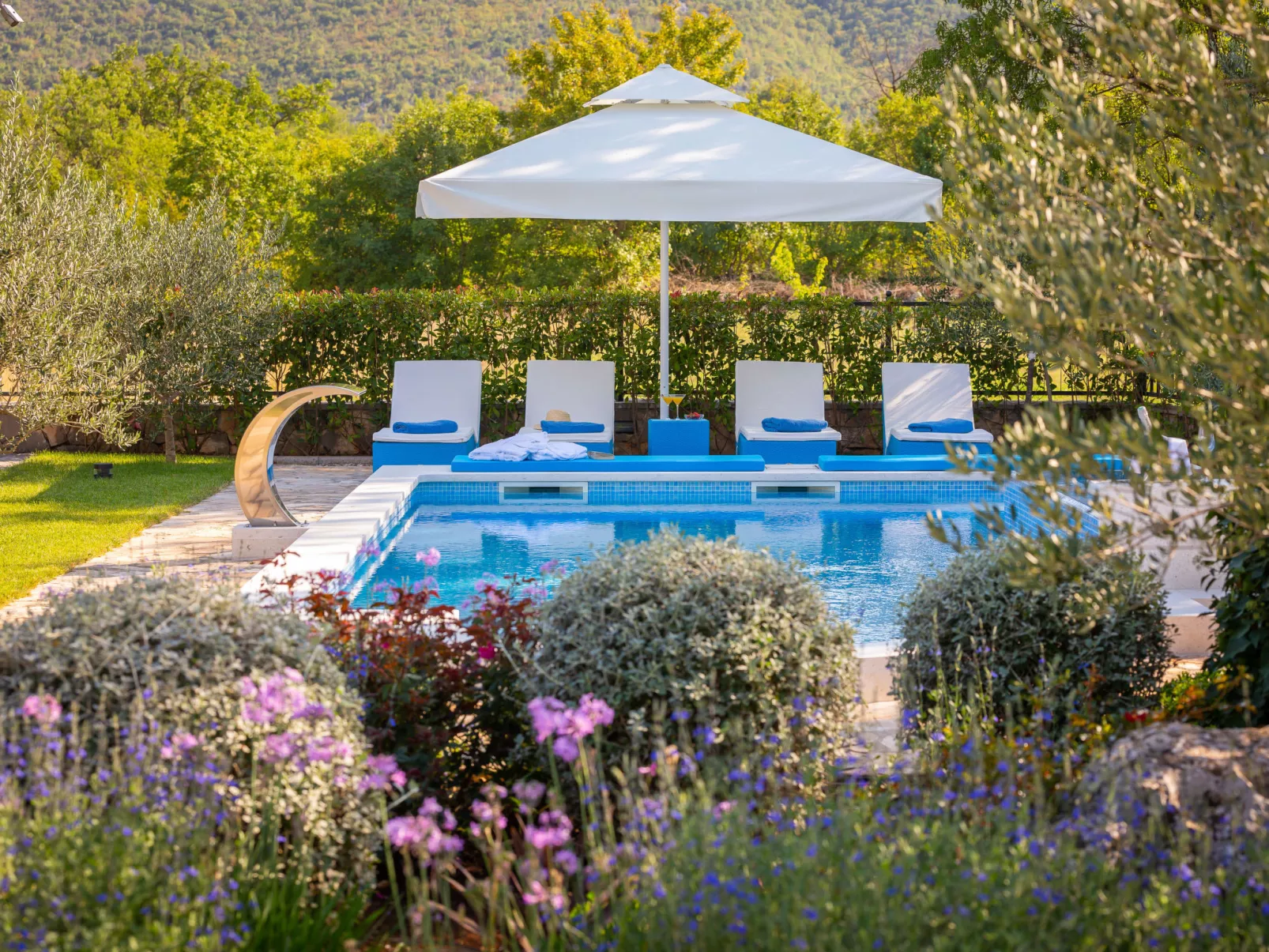 Villa Dalmatica moderna-Buiten