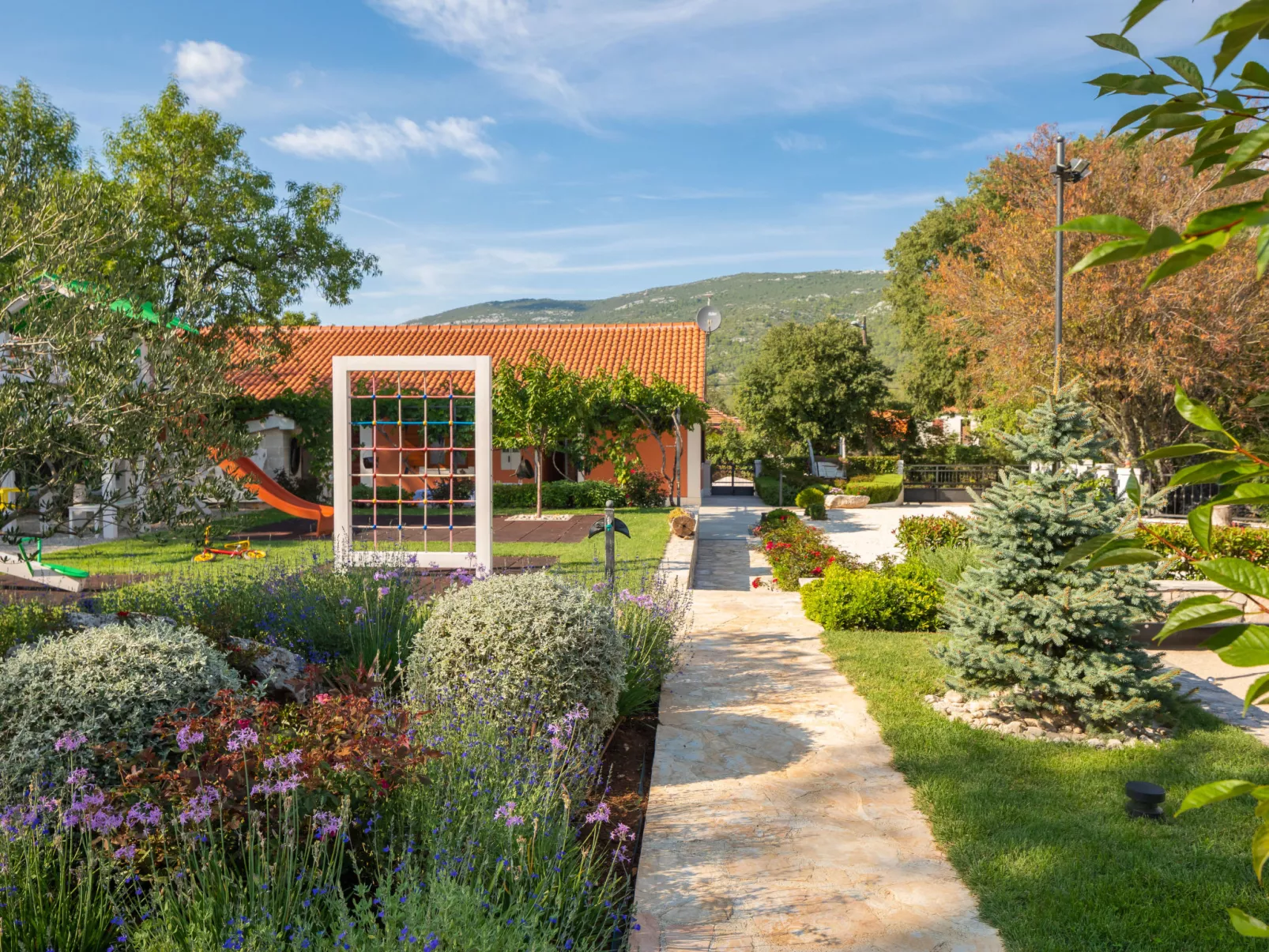 Villa Dalmatica moderna-Buiten