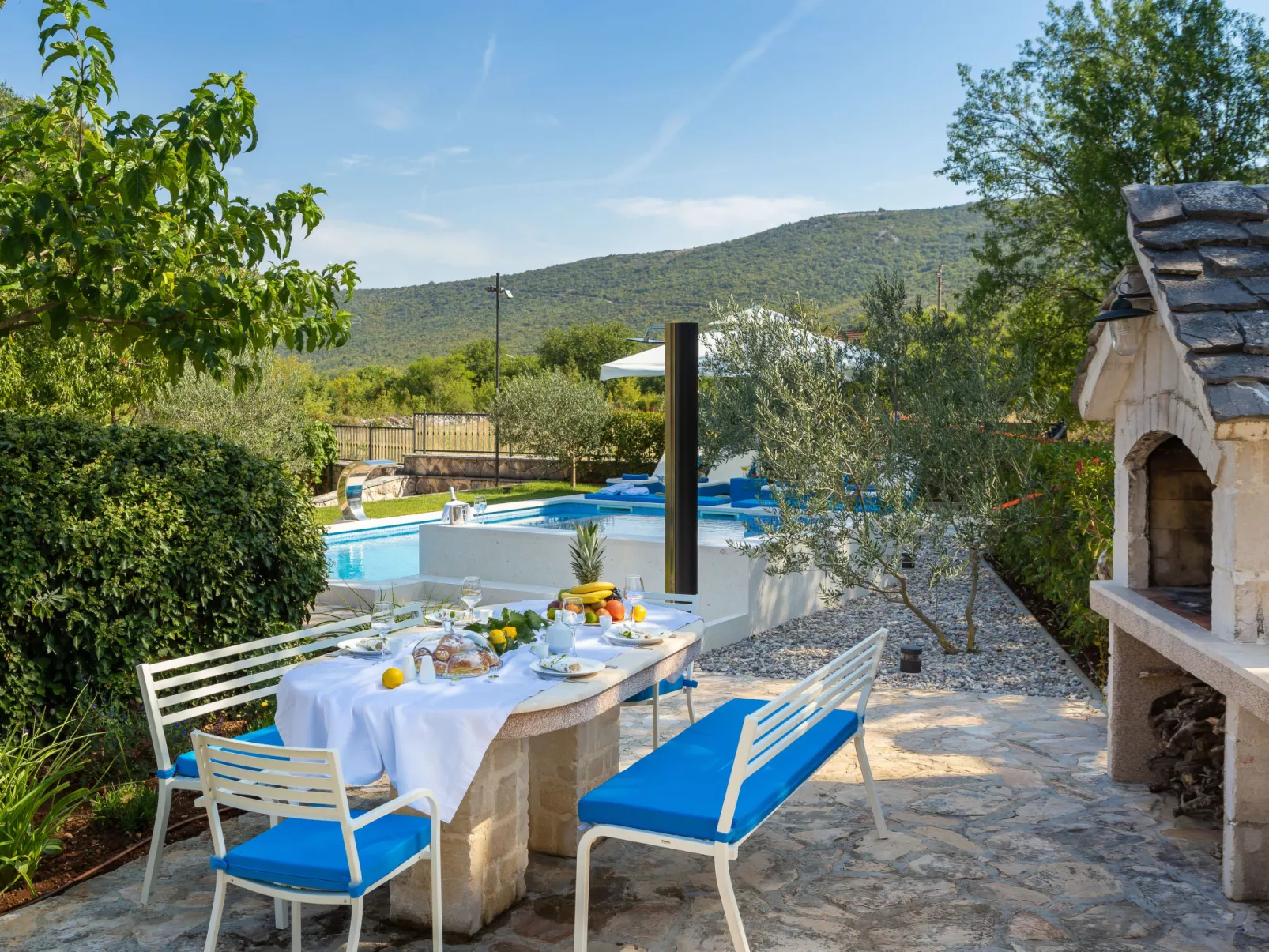 Villa Dalmatica moderna-Buiten