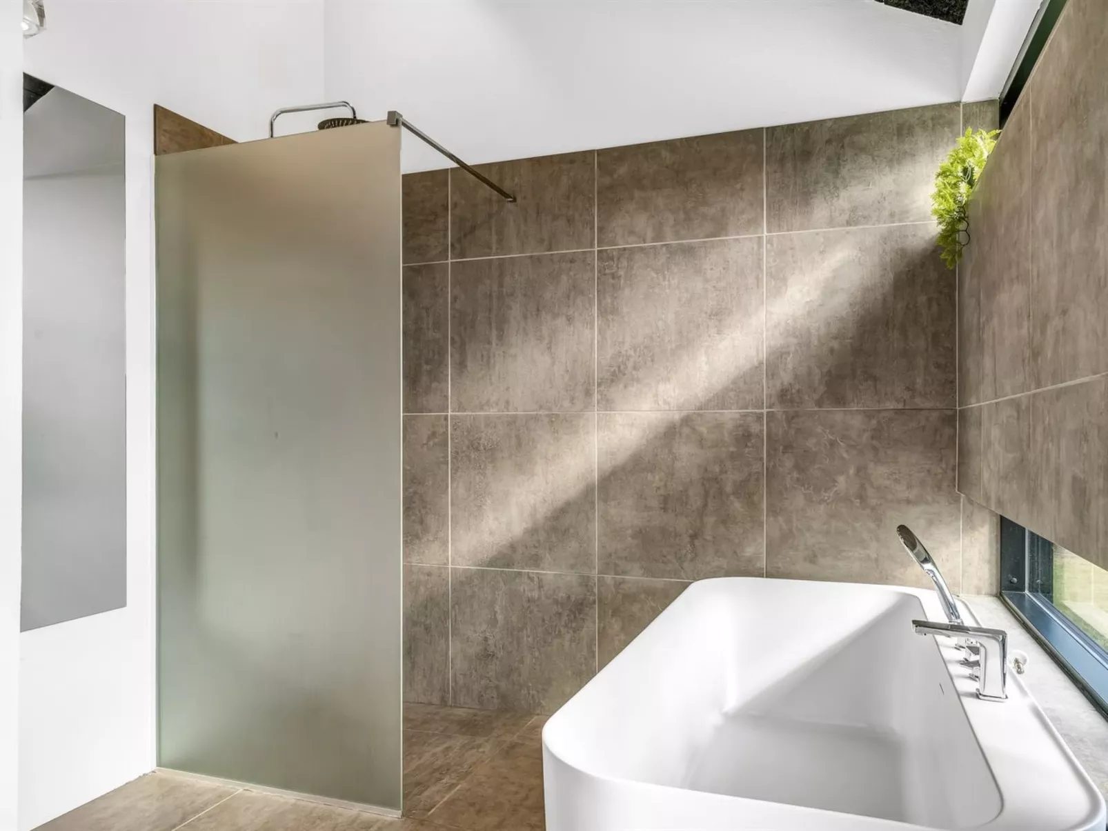 "Jahn" - 250m to the fjord-Binnen