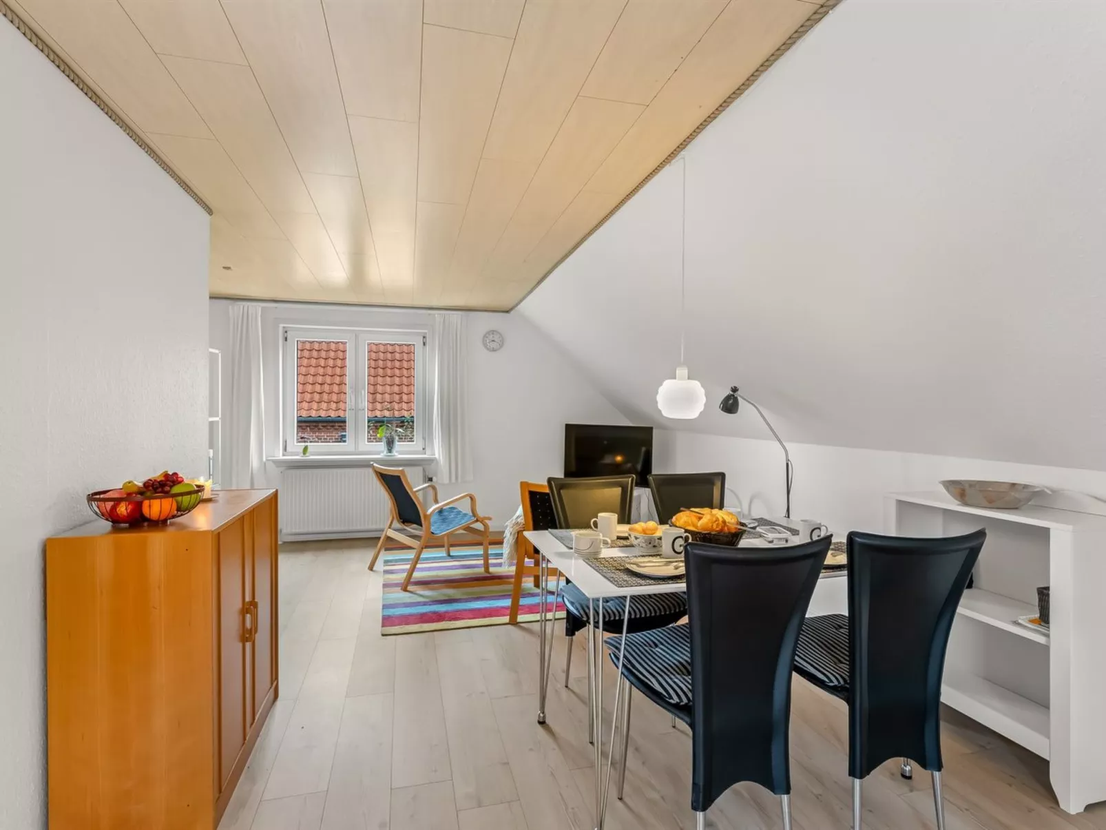 "Trpana" - 1km to the fjord-Binnen