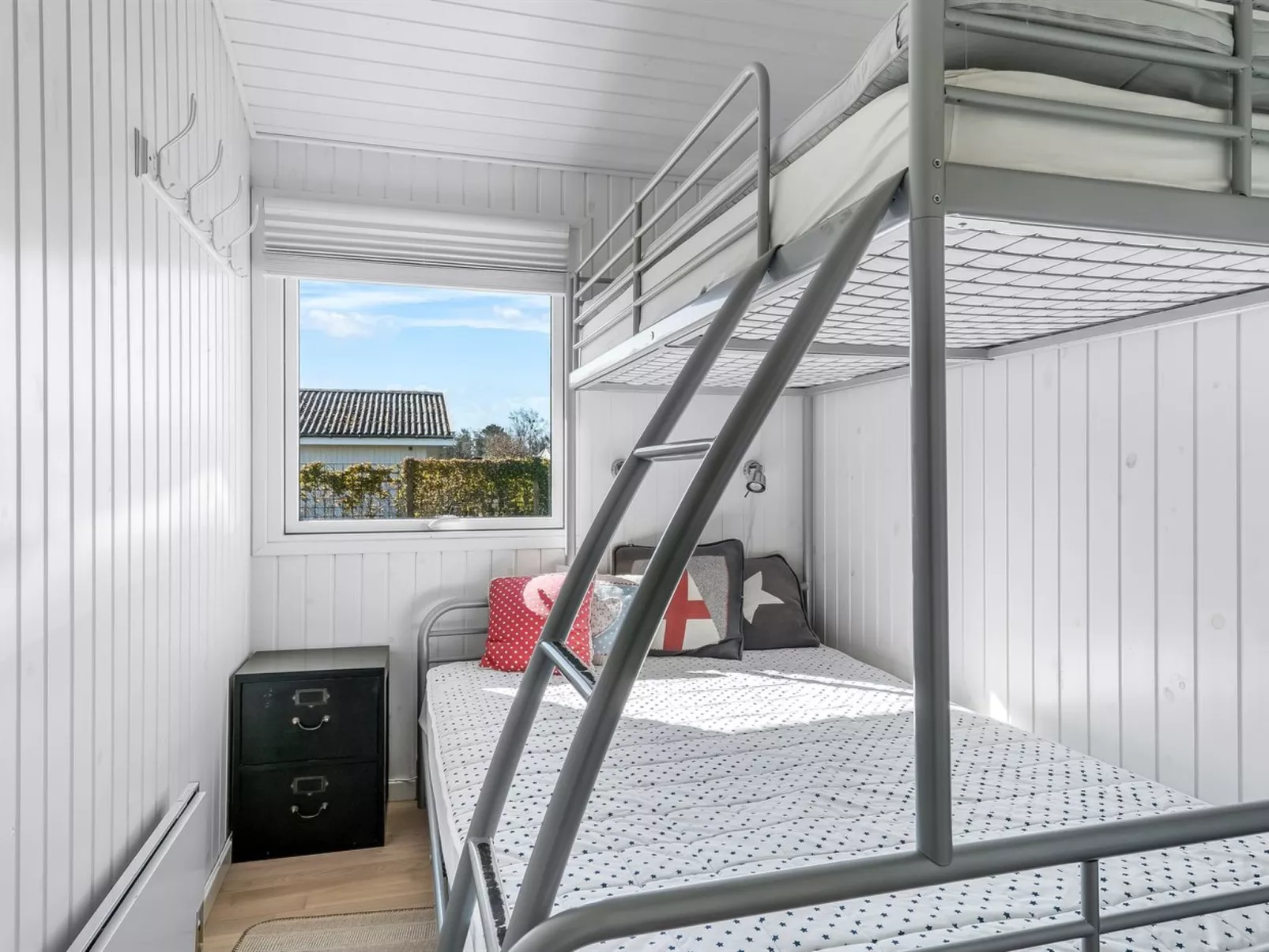 "Jaike" -  from the sea-Binnen