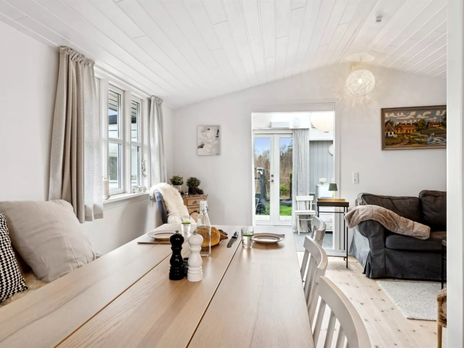 "Holmfridur" - 2km from the sea-Binnen