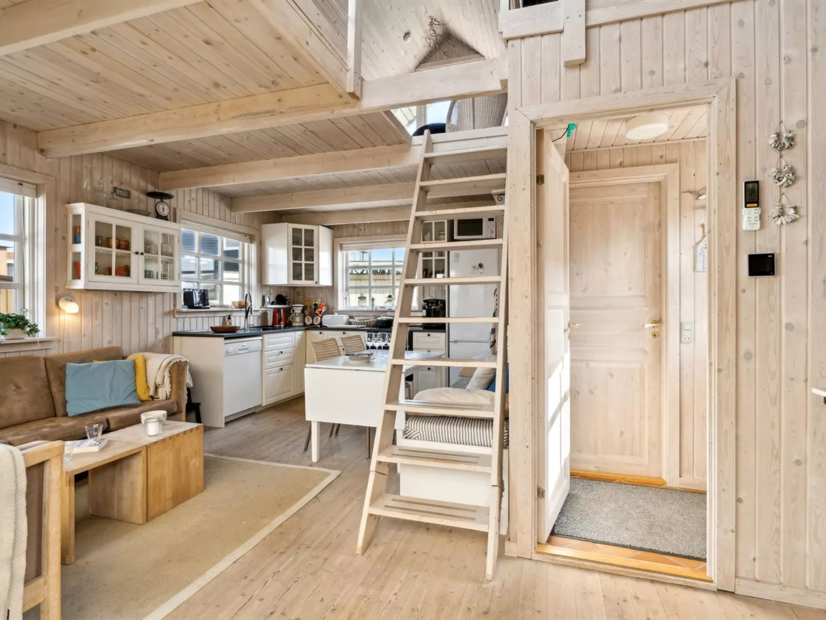 "Asgerd" - 20m from the sea-Binnen