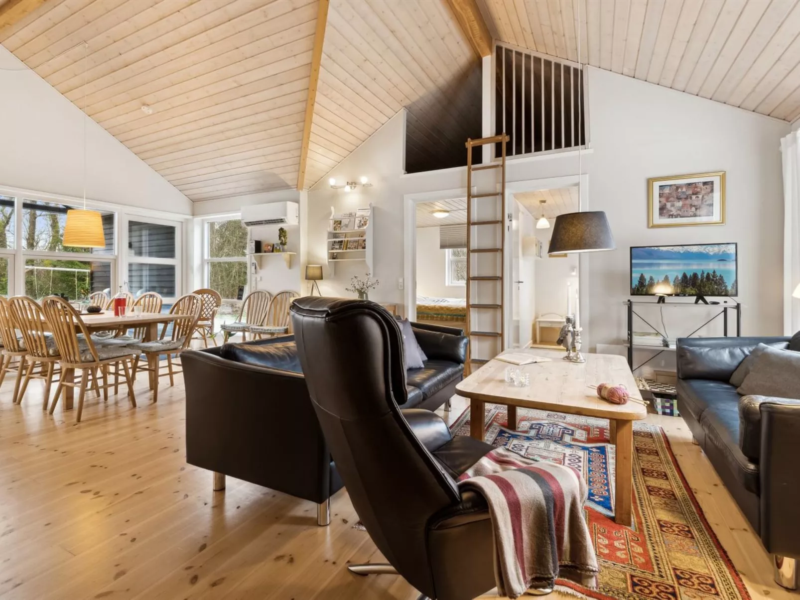 "Tomine" -  from the sea-Binnen