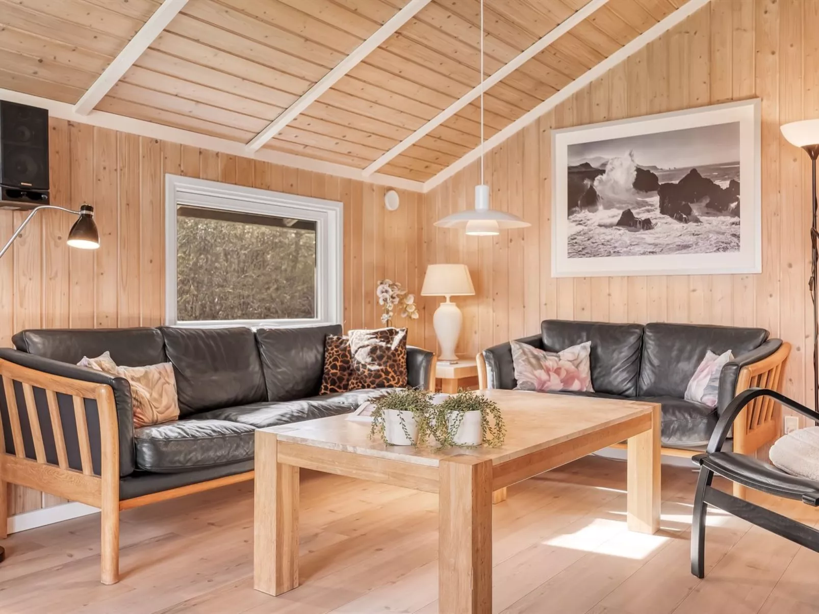 "Emili" - 300m from the sea-Binnen