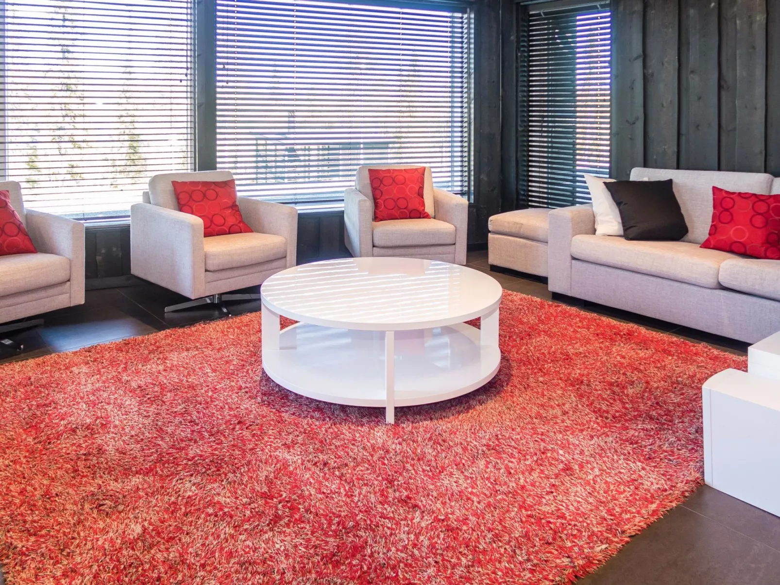 Holy lake chalet b-Binnen