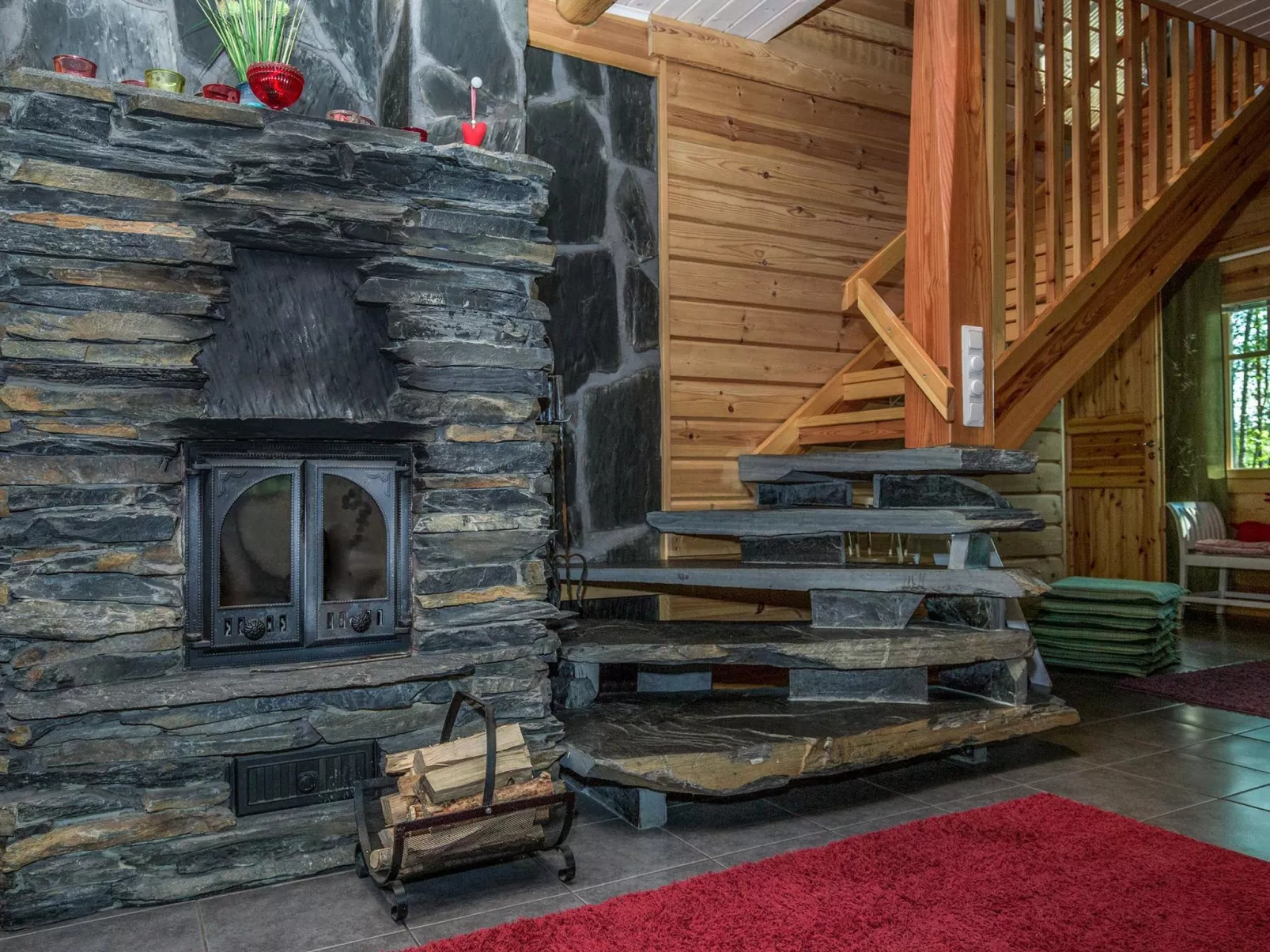 Koivuniemen rouva-Binnen