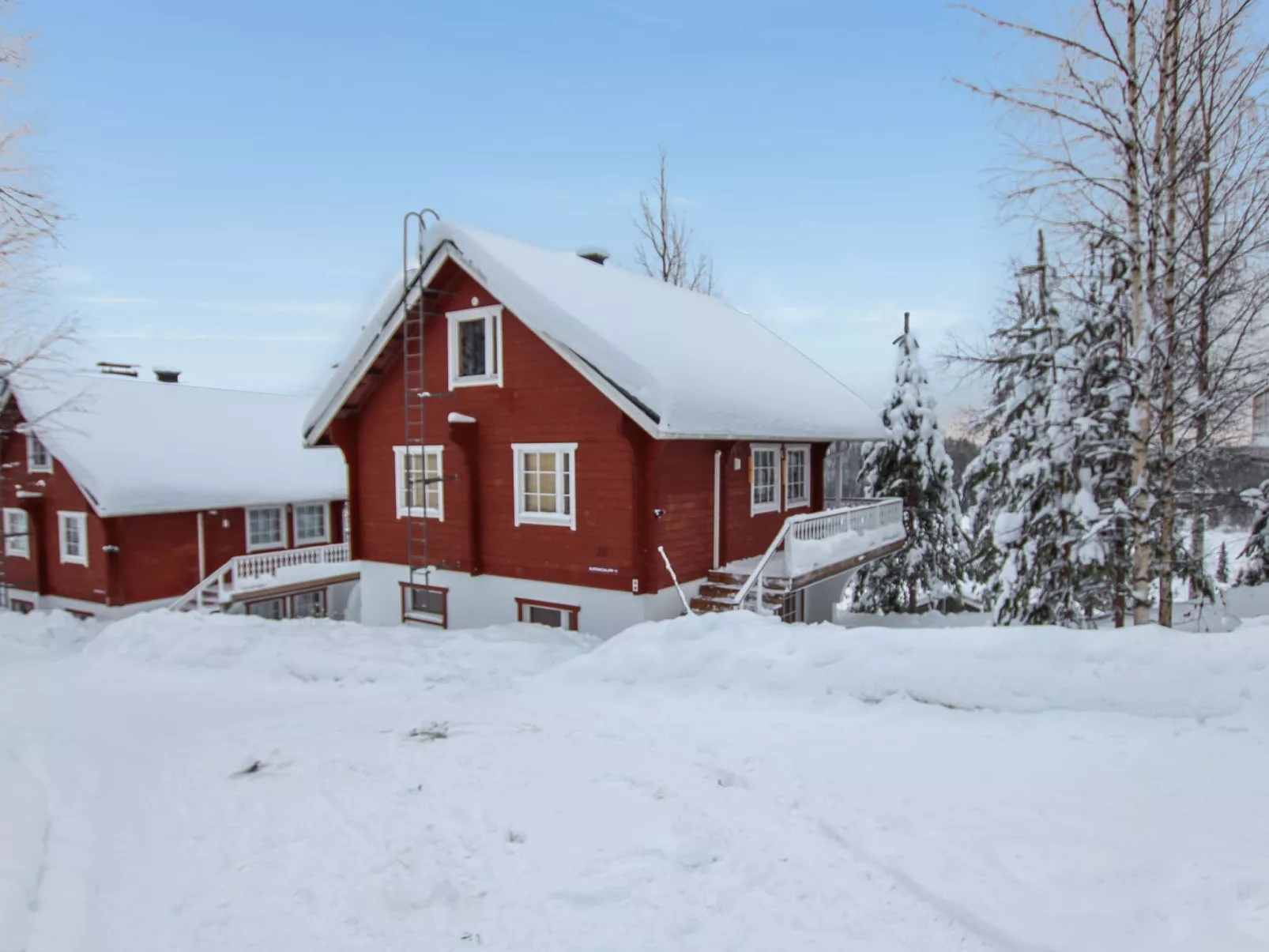 Aurinkoalppi 11a paritalon yläkerta-Binnen