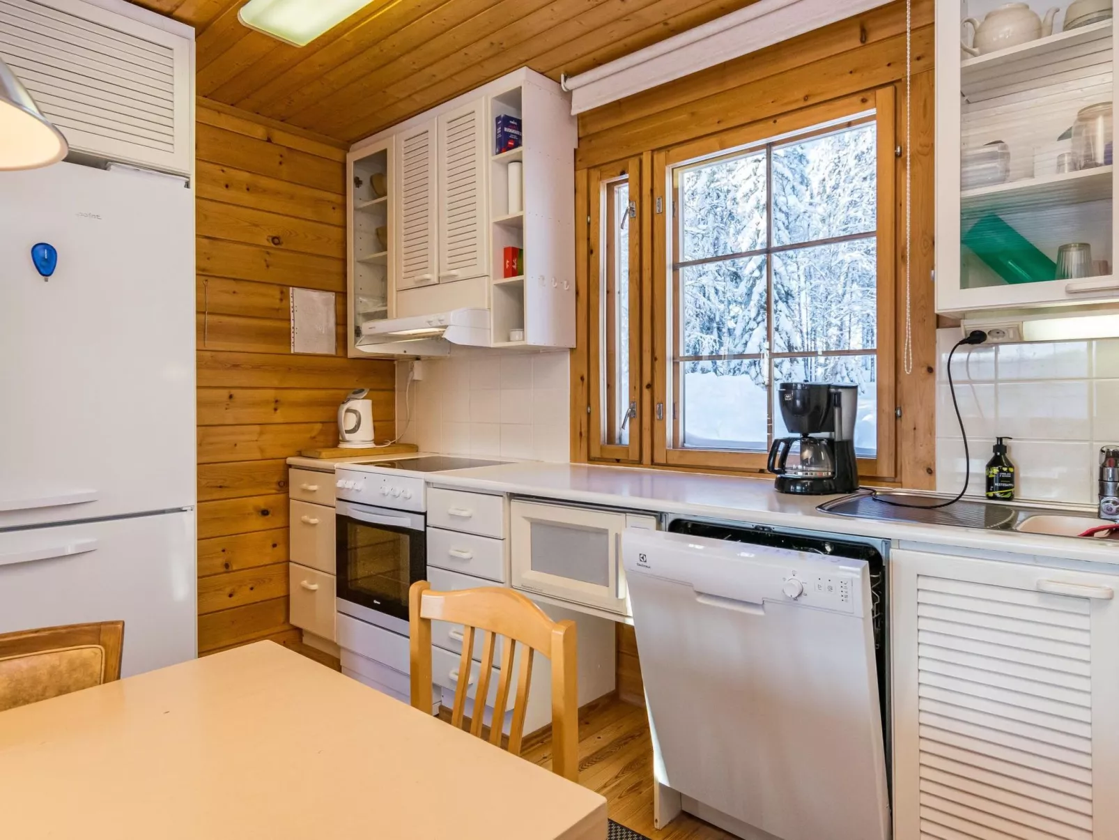 Alppikylä 1a paritalo-Binnen