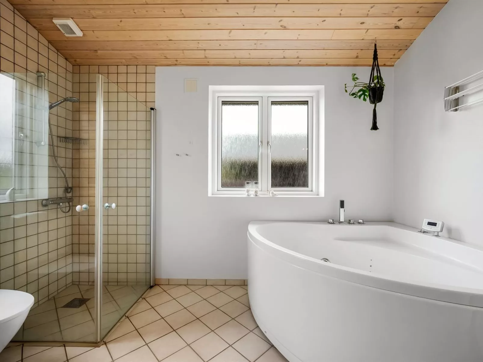 "Gertrud" - 950m to the fjord-Binnen