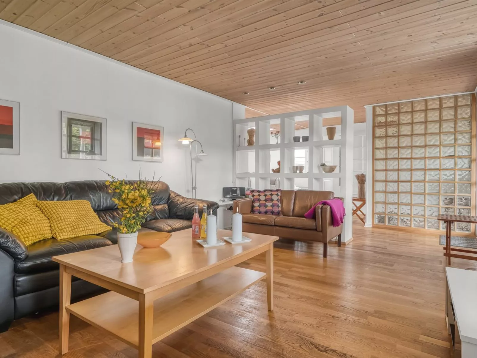 "Aku" - 700m from the sea-Binnen