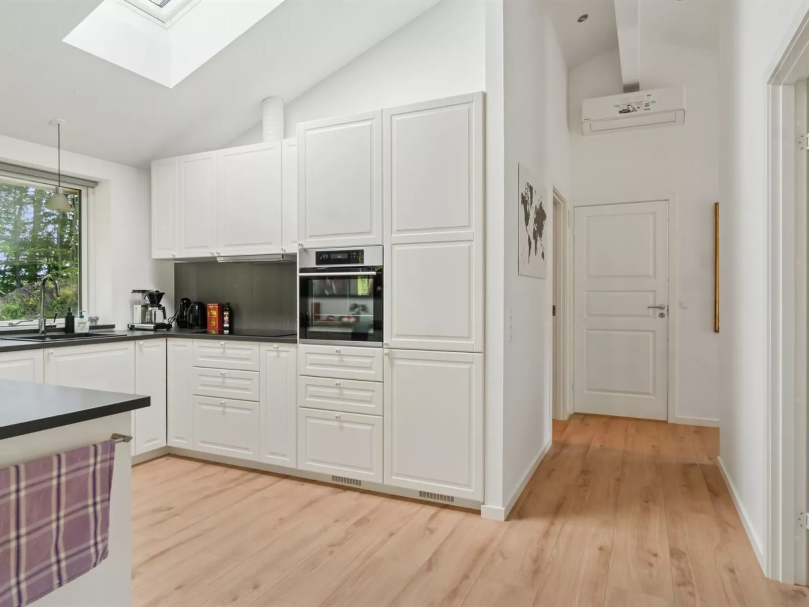 "Hotherus" -  from the sea-Binnen