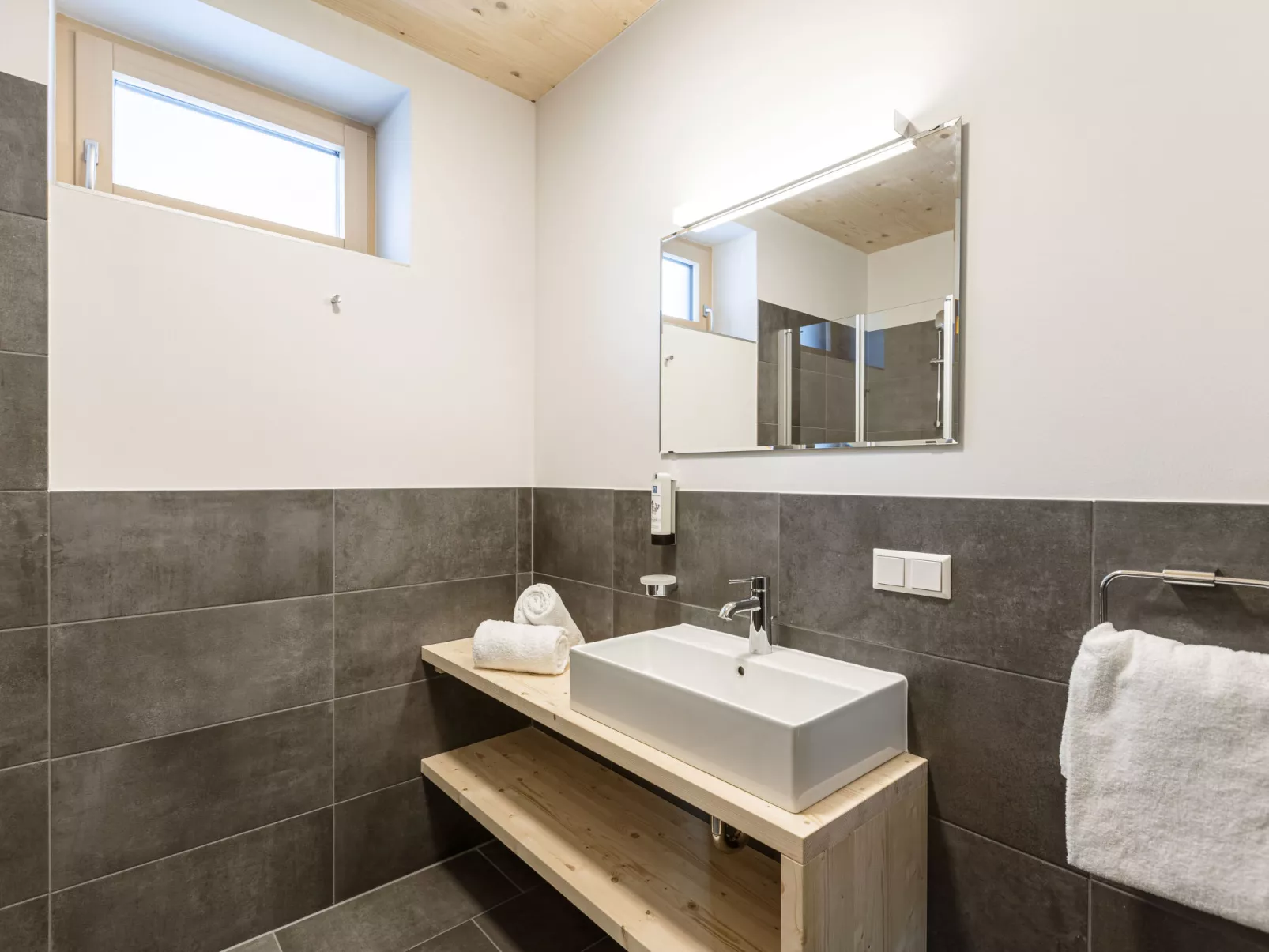 Mit 2 Schlafzimmern-Binnen