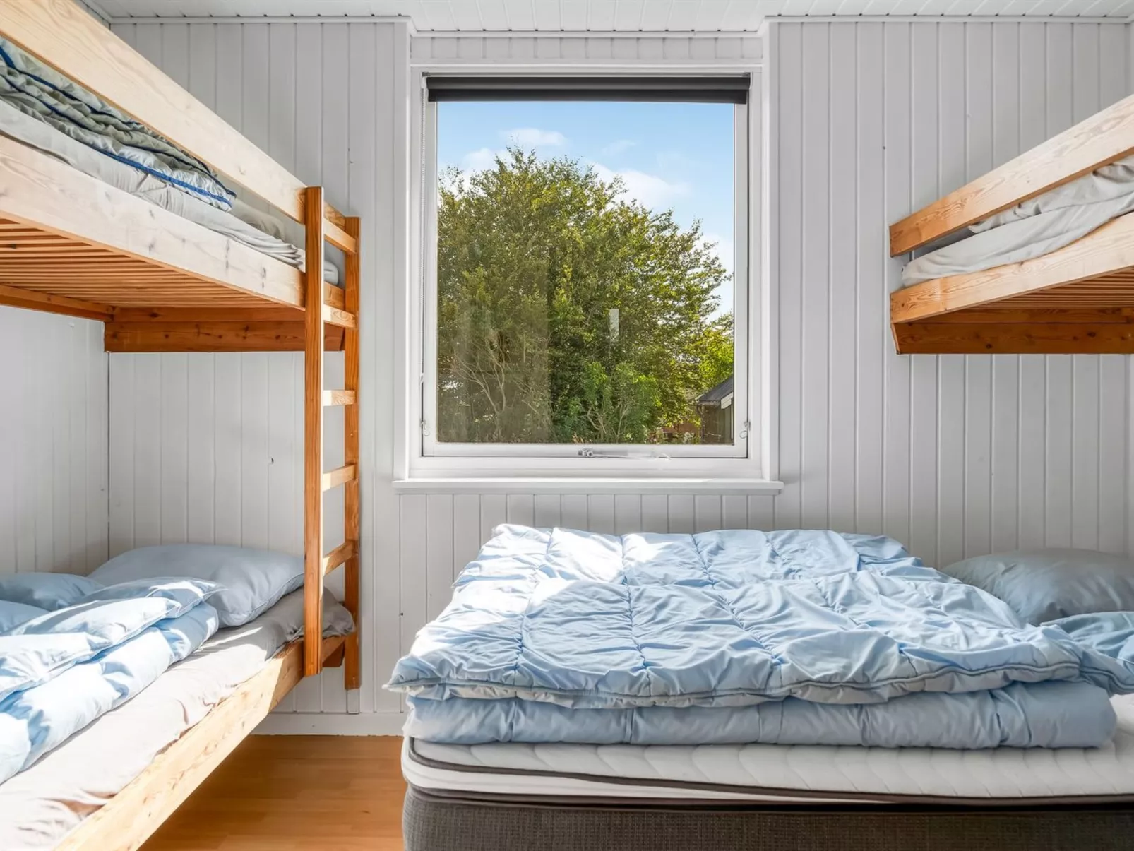 "Lillan" -  from the sea-Binnen