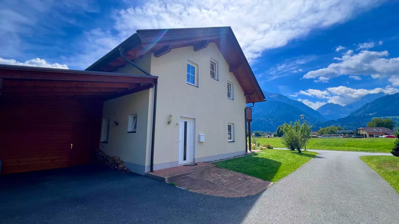 Casa Nostra-Buitenkant zomer