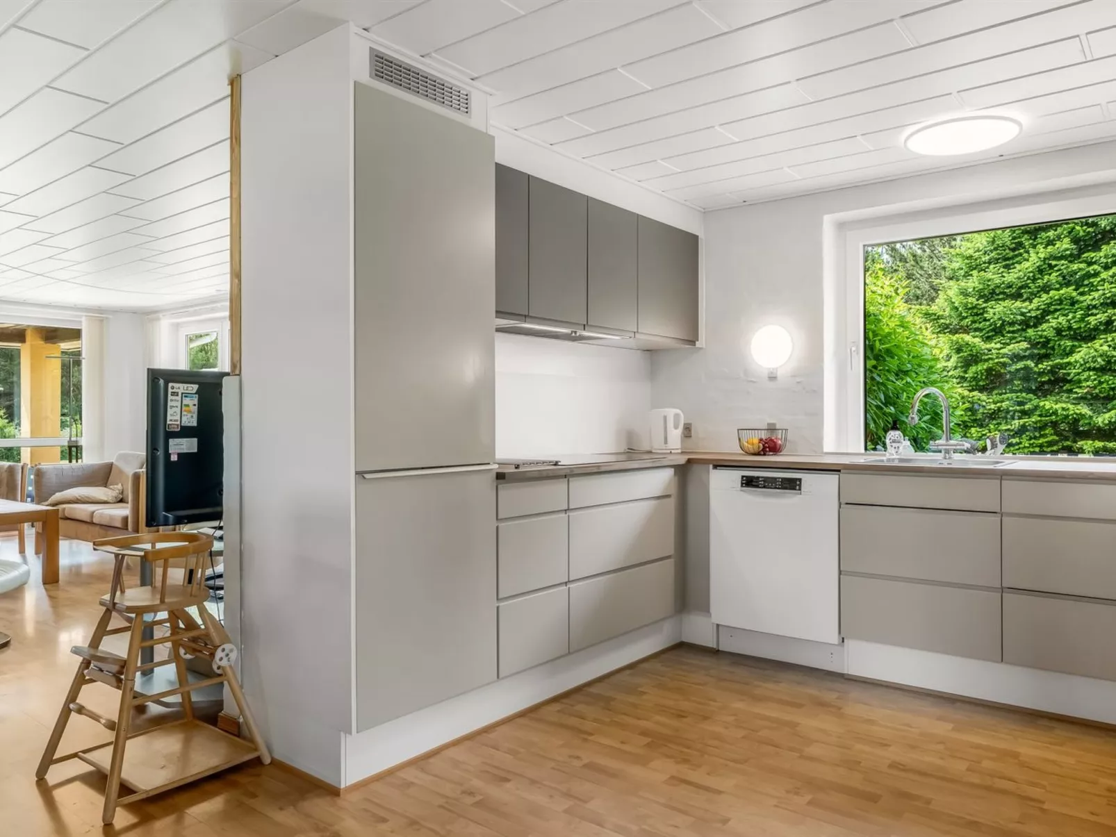 "Ebon" -  from the sea-Binnen