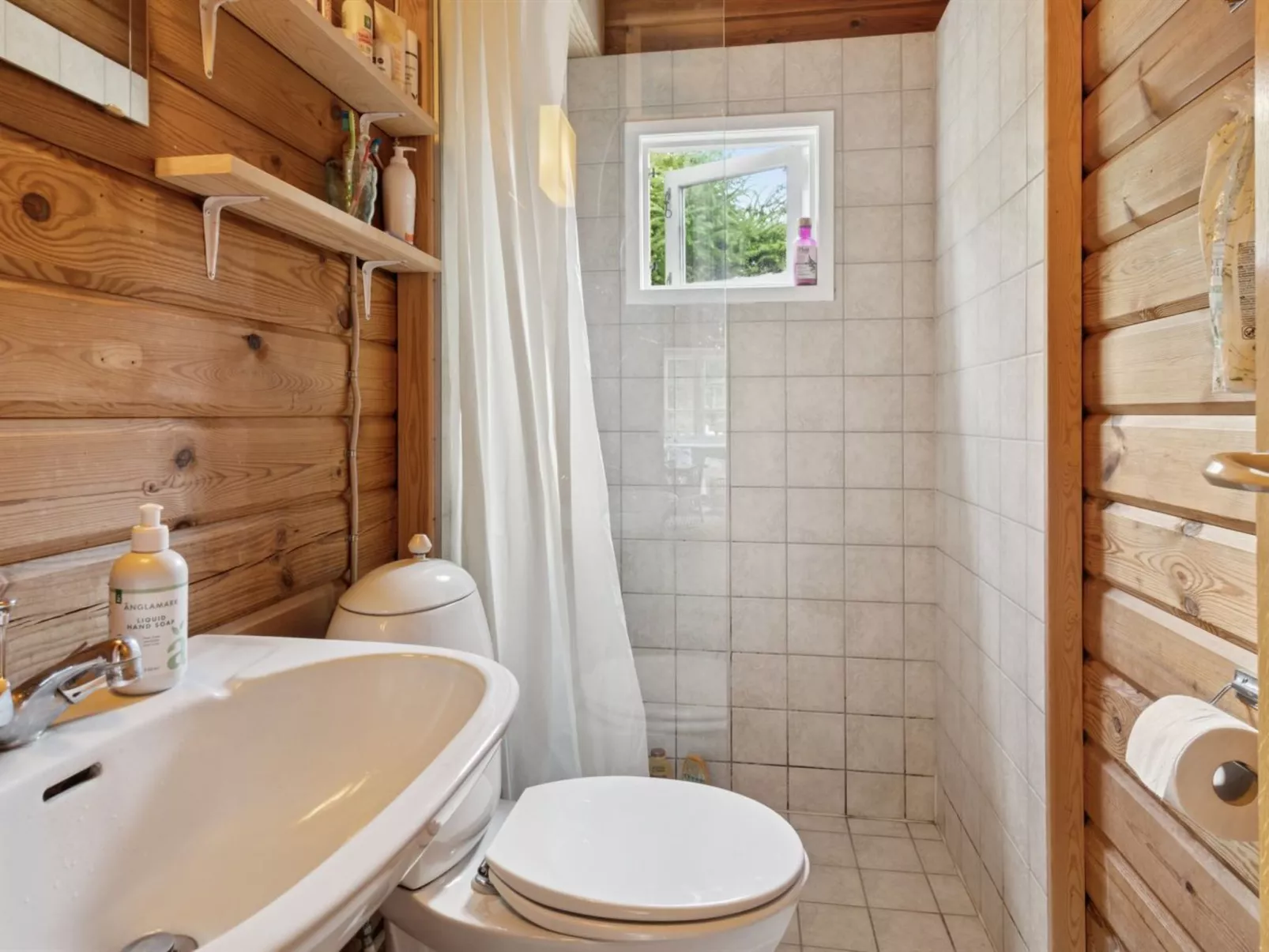 "Dorthie" - 1.7km from the sea-Binnen