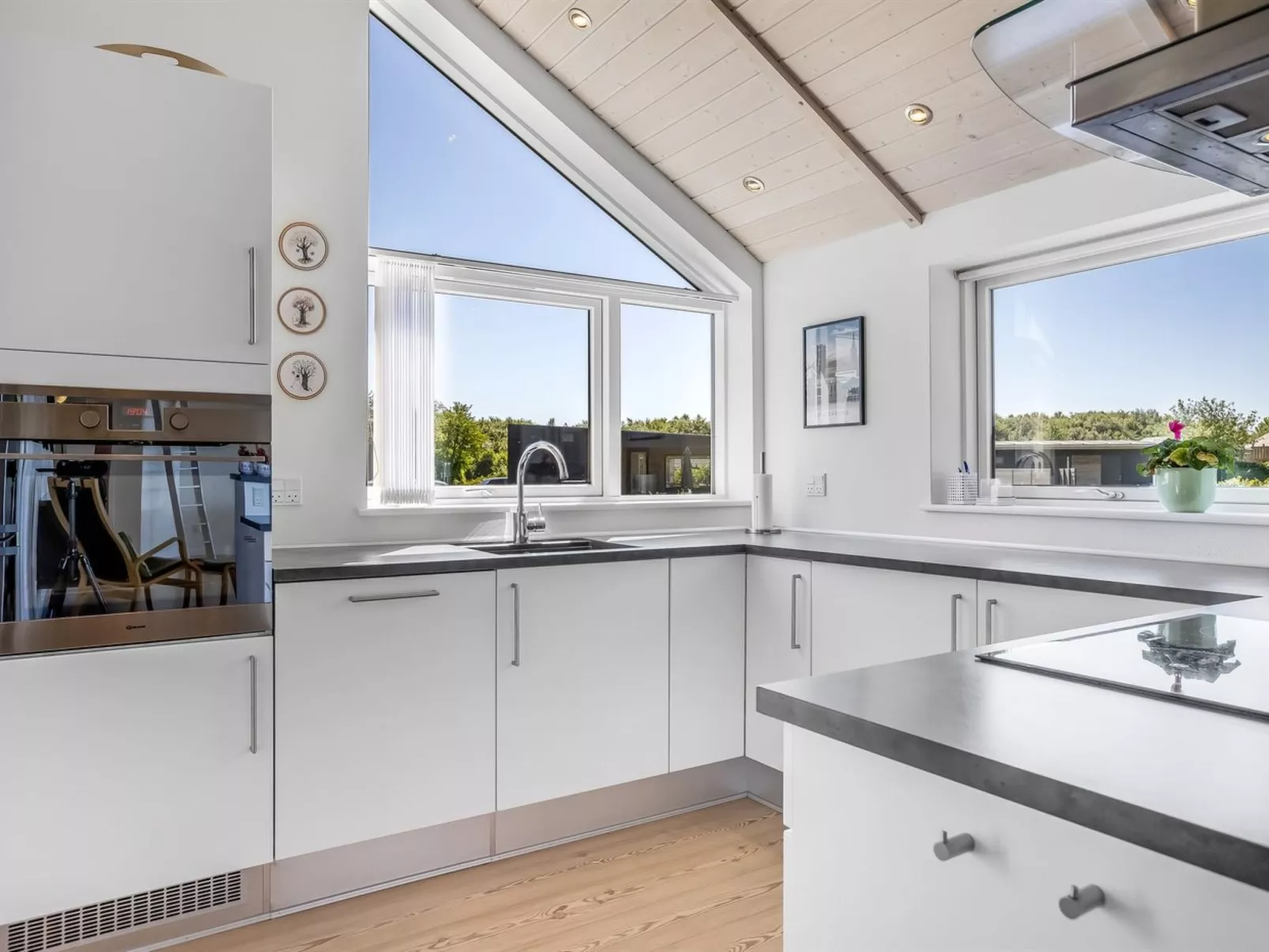 "Rosamunde" - 700m from the sea-Binnen