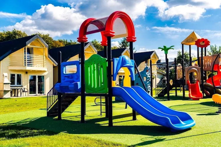 Domek piętrowy 6-osobowy Ustronie Morskie-Tuinen zomer