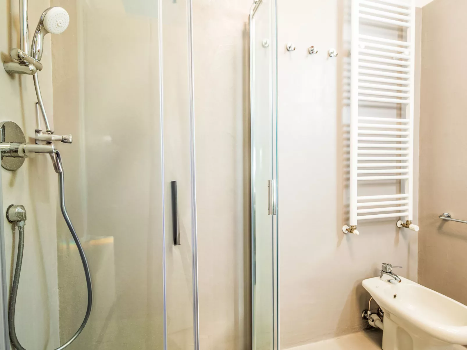 Monte Confinale Garden View-Binnen