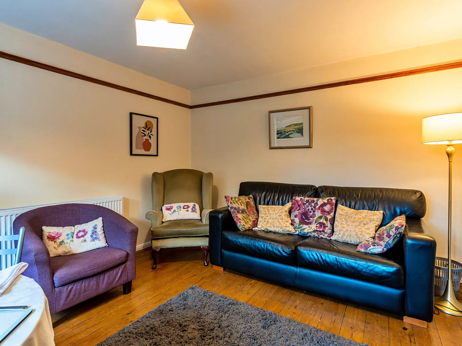 Glebe Cottage-Binnen