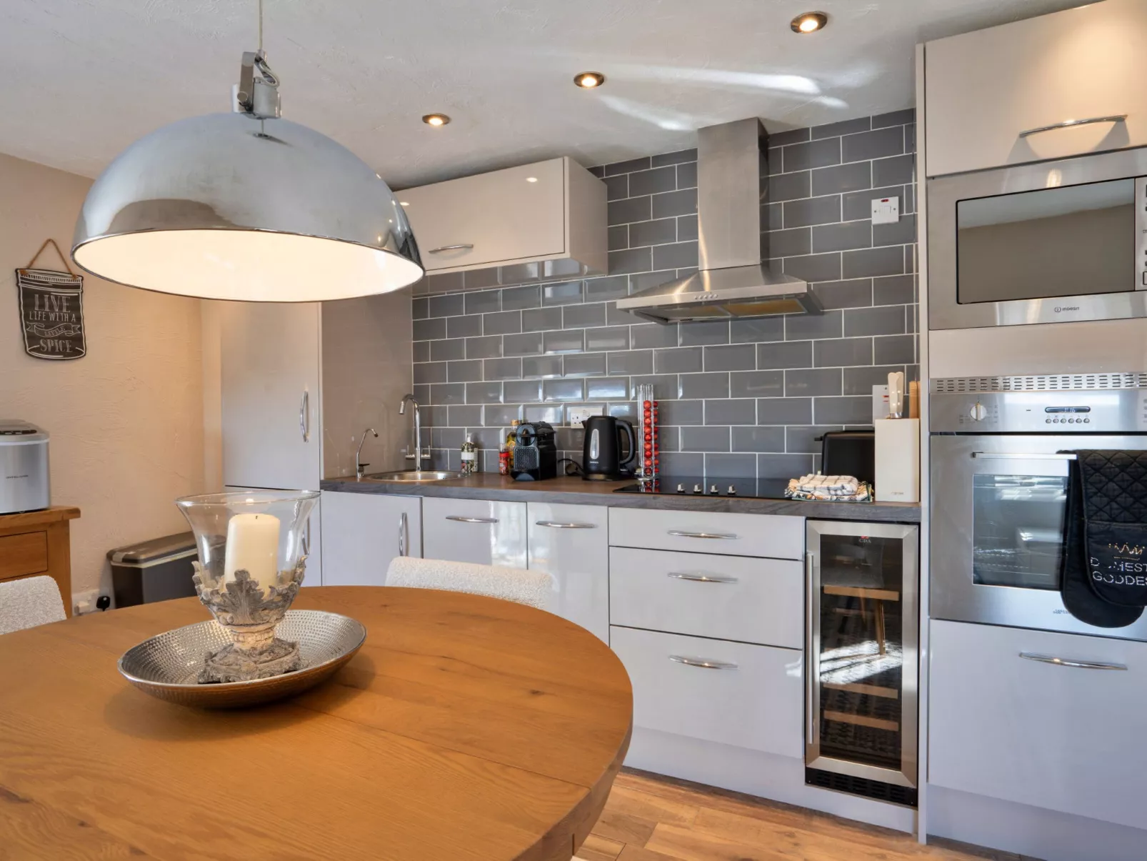 The Cottages Collection at Blackclough Farm-Binnen