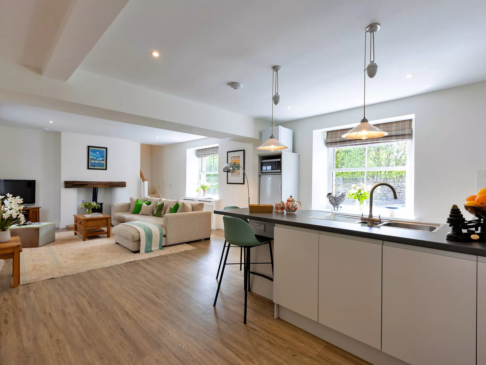 The Old Estate Office Nr Grantley Hall-Binnen