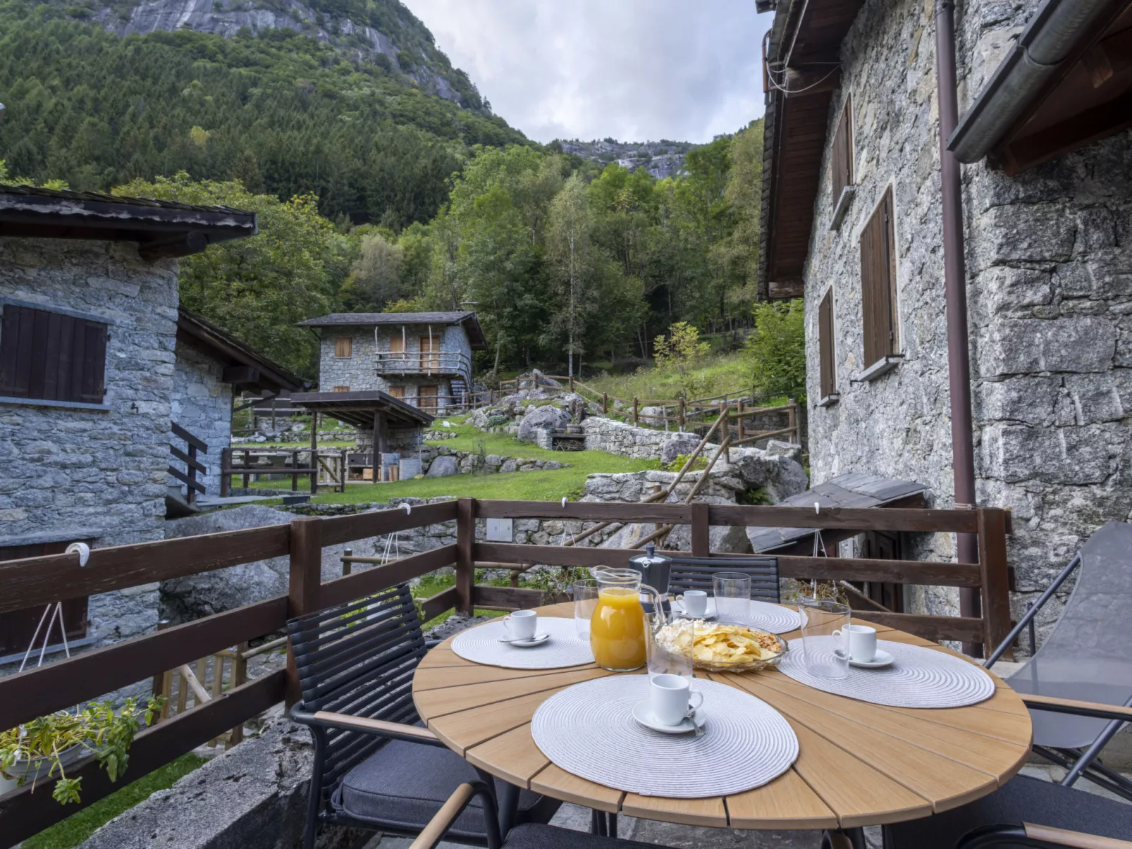 Val di Mello Mountain Flat-Buiten