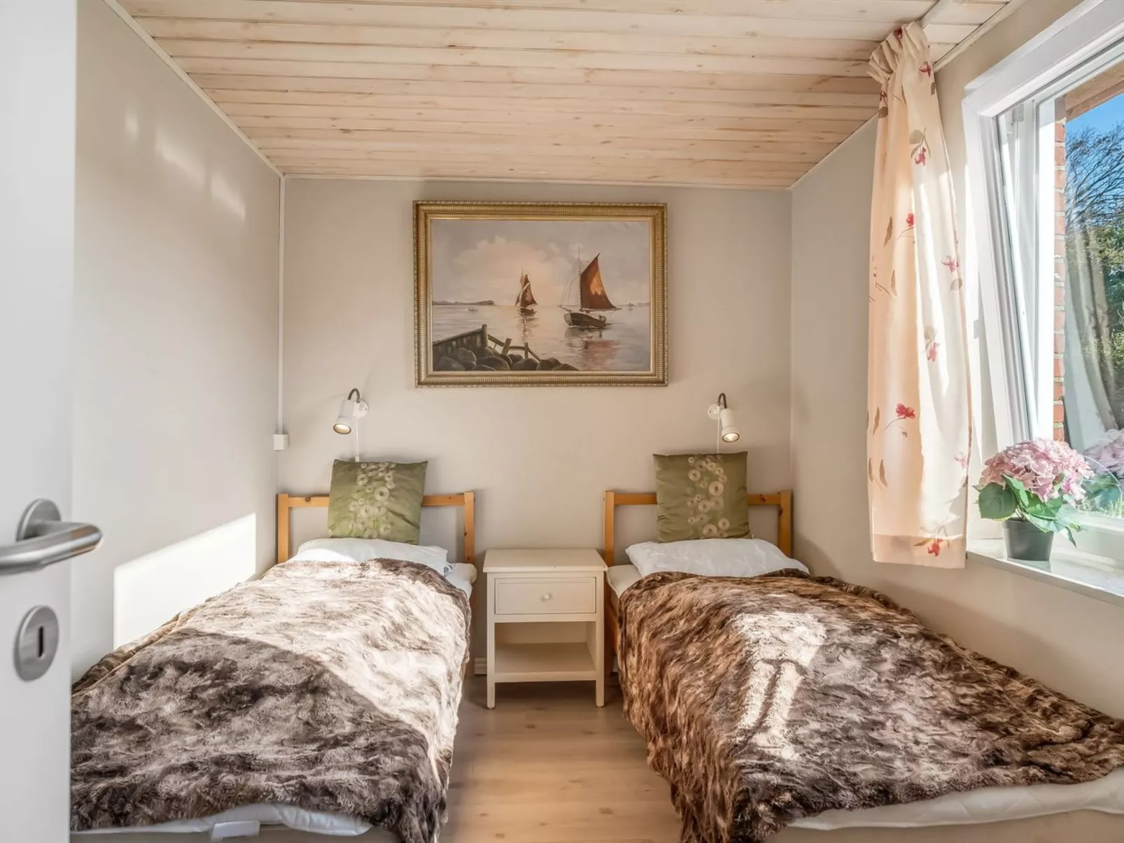 "Missa" - 2km to the fjord-Binnen