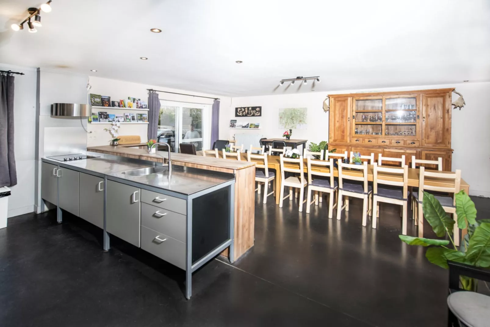 Hol van de vos - wellness-Eetkamer