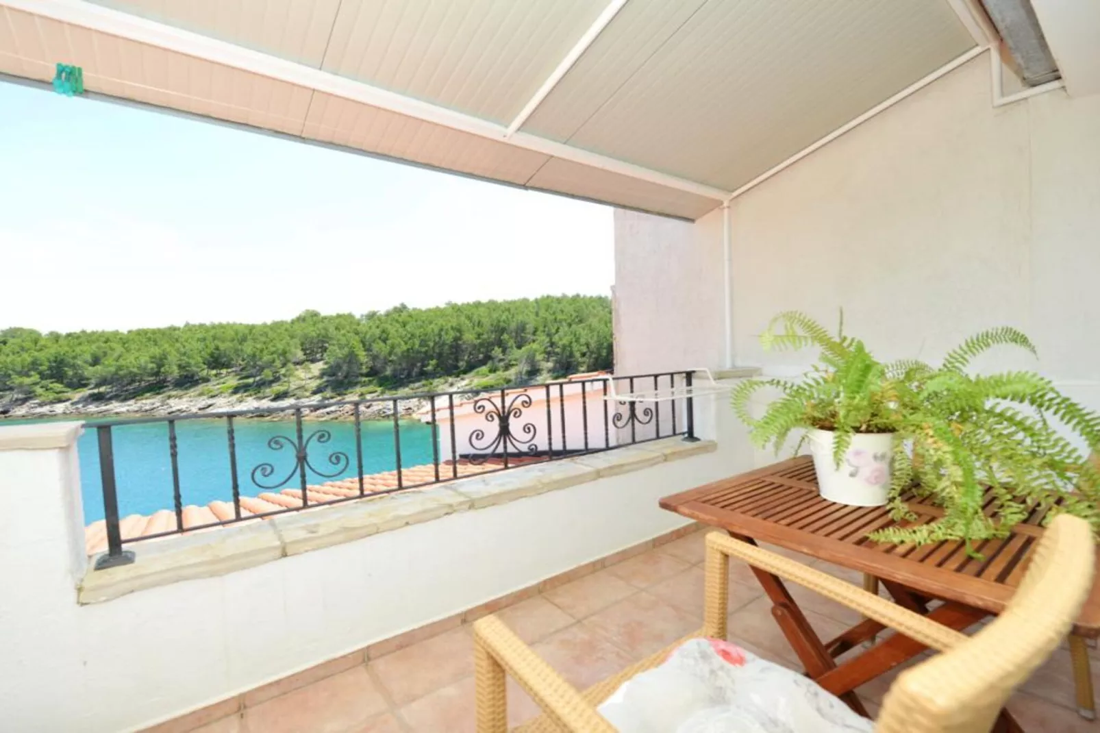 One-Bedroom Apartment (Smokva)-Terrasbalkon