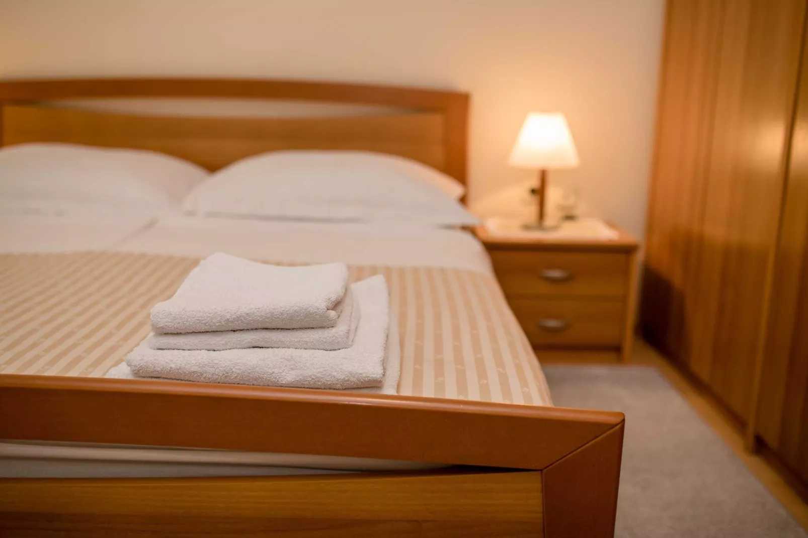 Guest House Villa Anggela - Comfort Triple room with Balcony and Sea View (Br4)-Binnen